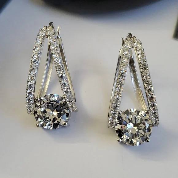 Watch Video / 8 Cttw Solitaire Sterling Silver 925 Hoop Earrings